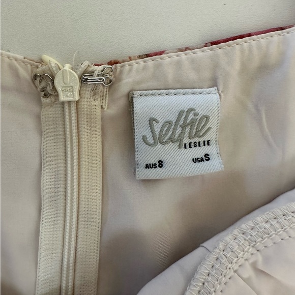 Selfie Leslie floral dress. - Picture 3 of 3